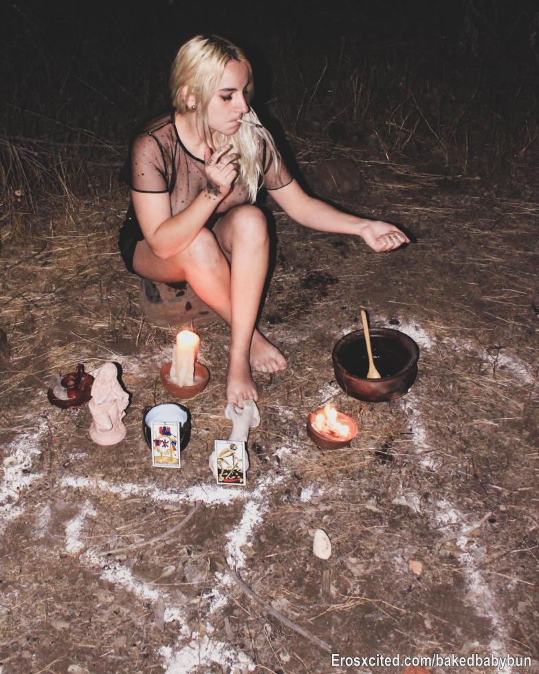4:20 es la hora de este ente sobrenatural 🍃🍀
Suscríbete y desbloquea mi porno travieso y ten la suerte de verme en lives gratuitos para ti ❤️🔥✨
#WITCH #OUTDOOR #QUEBRADADEMACUL